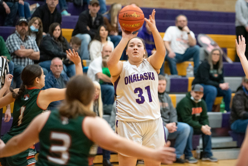 Onalaska's Alex Cleveland-Barrera (31) shoots a jumper against Morton-White Pass in the opening round of the 2B District 4 playoffs Saturday at home.