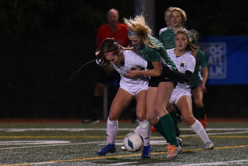 Lucy Bergford fights for possession during Tumwater's 3-1 loss to Columbia River on Nov. 18 in the 2A state semifinals at Shoreline Stadium.