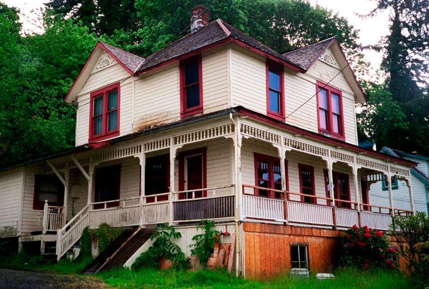 The house featured in the Steven Spielberg film &quot;The Goonies&quot; is seen in Astoria, Ore., on May 24, 2001.