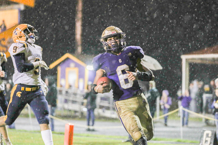 Rodrigo Rodriguez crosses the goal line on a 44-yard touchdown in the second quarter of Onalaska's 20-7 win over Forks in a district crossover on Nov. 3.