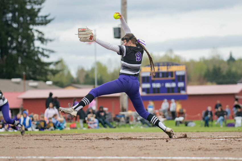 Lisa Liddell throws a pitch during Onalaska&rsquo;s win over Napavine on Thursday April 11.