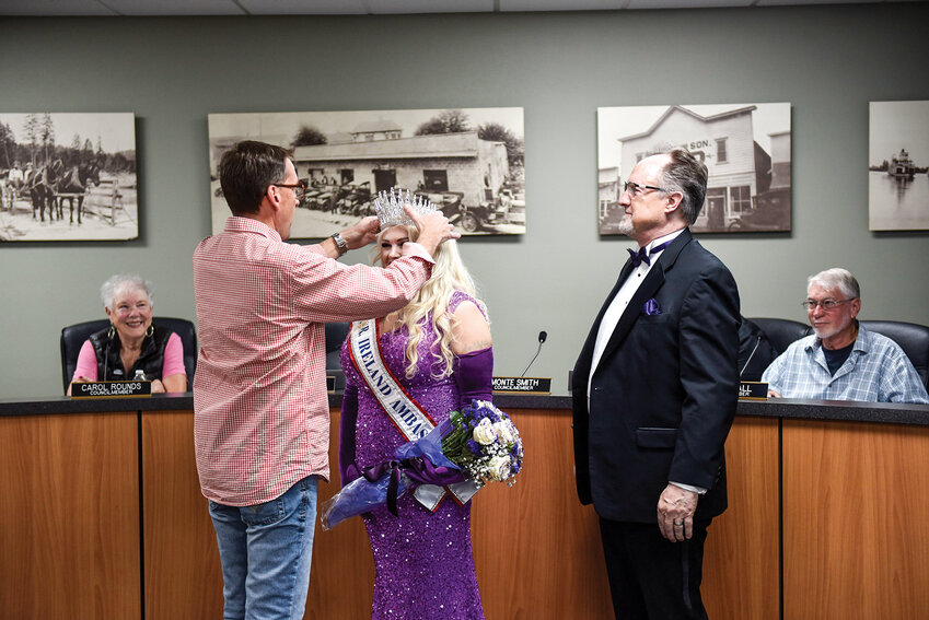 Woodland&rsquo;s Caliatra Wright was crowned Ms. Senior Ambassador to Ireland by Woodland Mayor Todd Dinehart on May 20. She currently holds the title of Ms. Senior Washington USA and looks forward to traveling to the country of her ancestors.