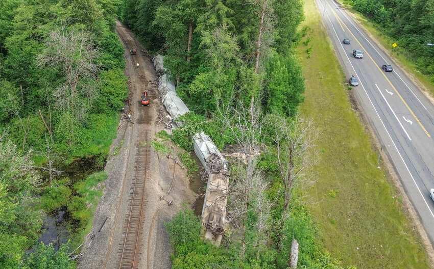 At least five railcars on a Puget Sound and Pacific train derailed several miles east of Oakville early Monday morning.