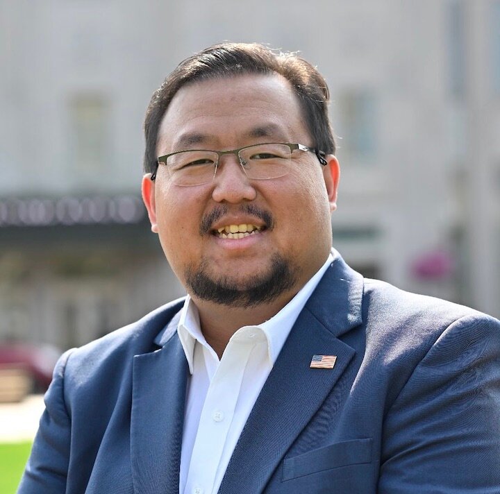 Yee Leng Xiong, Democratic candidate for State Treasurer